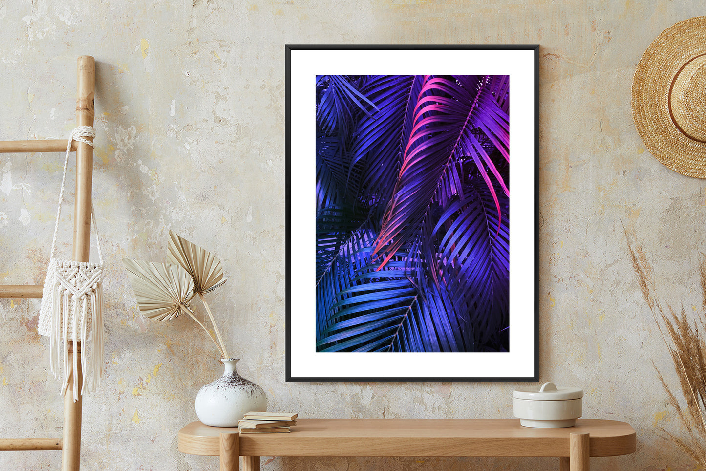 Poster Tropische Neonpalmenblätter Rahmen Holz Mit Passepartout Farbe Natürlich