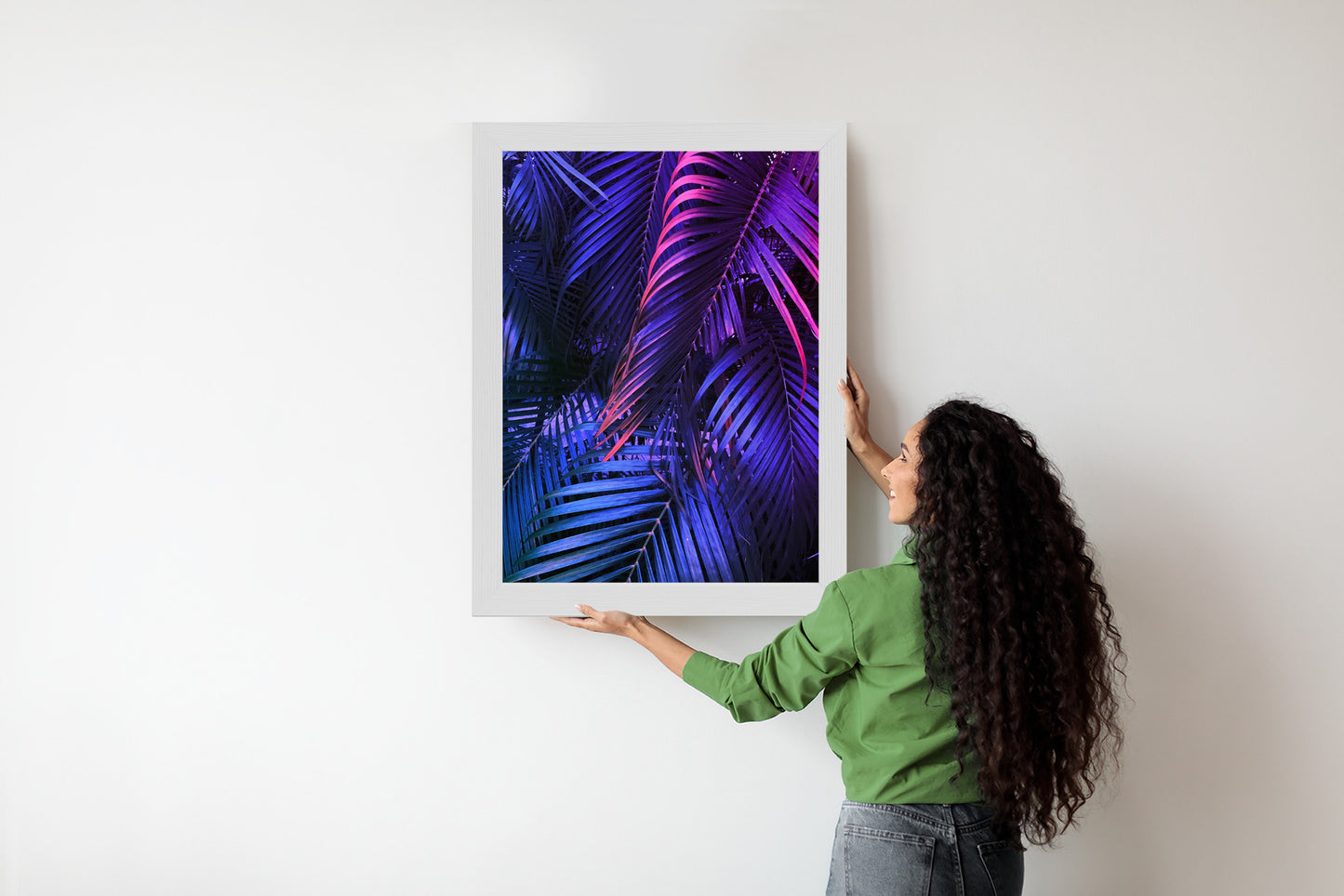 Poster Tropische Neonpalmenblätter Rahmen Holz Mit Passepartout Farbe Natürlich