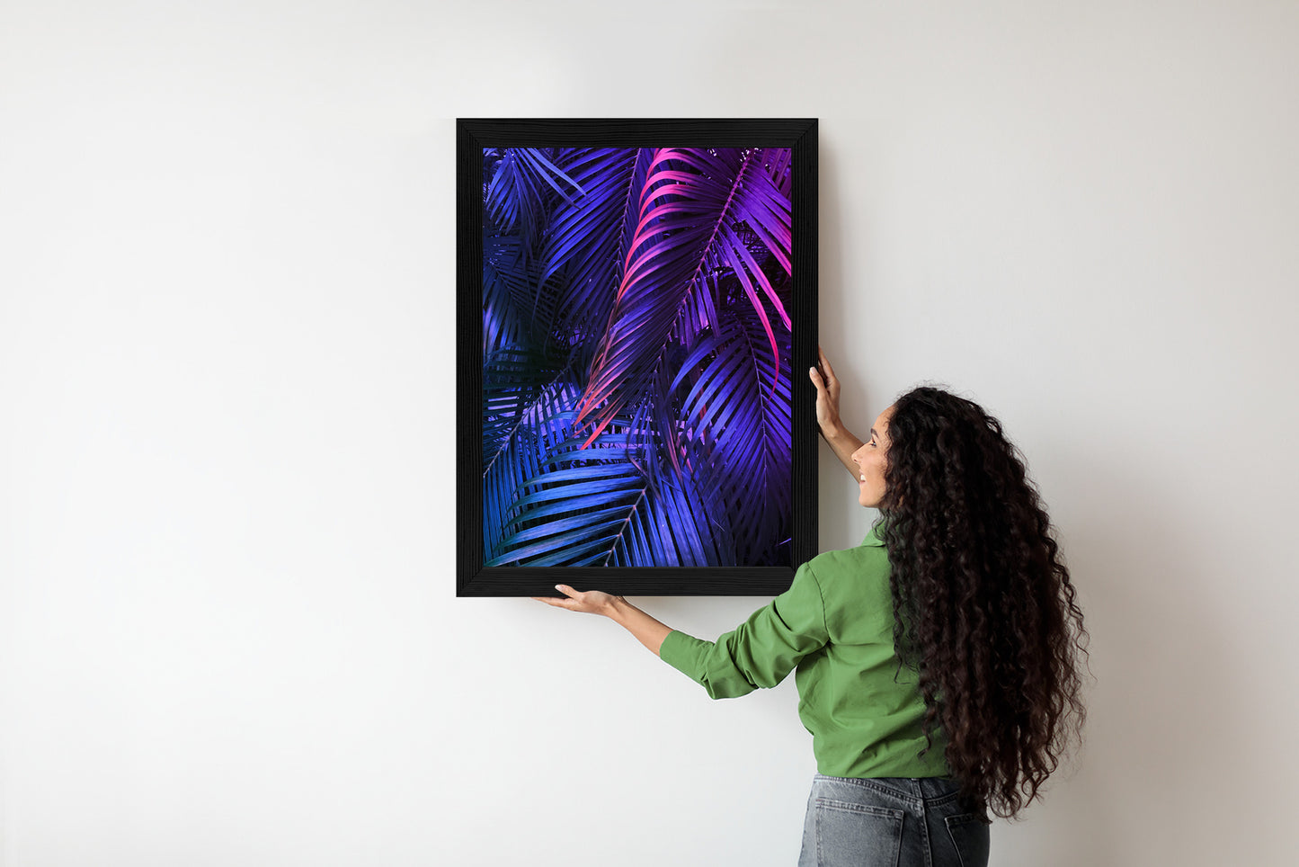 Poster Tropische Neonpalmenblätter Rahmen Holz Mit Passepartout Farbe Natürlich