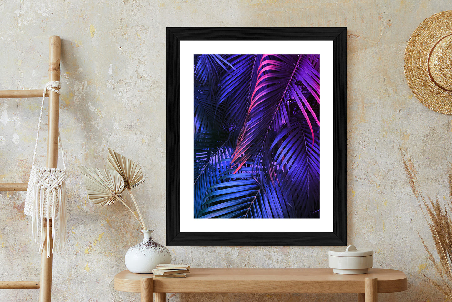 Poster Tropische Neonpalmenblätter Rahmen Holz Mit Passepartout Farbe Natürlich