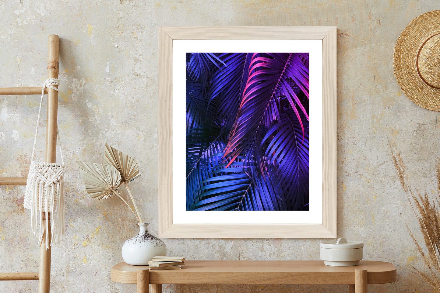 Poster Tropische Neonpalmenblätter Rahmen Holz Mit Passepartout Farbe Natürlich