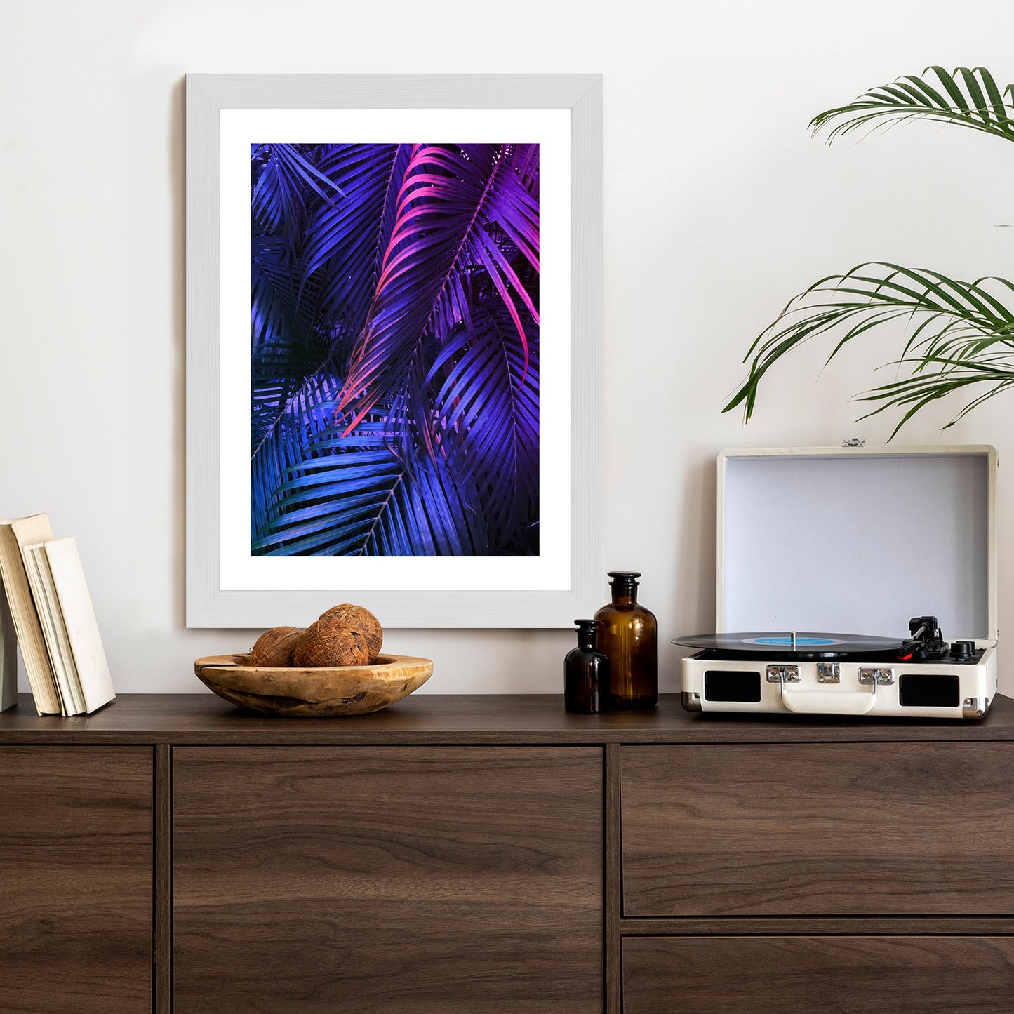 Poster Tropische Neonpalmenblätter Rahmen Holz Mit Passepartout Farbe Natürlich