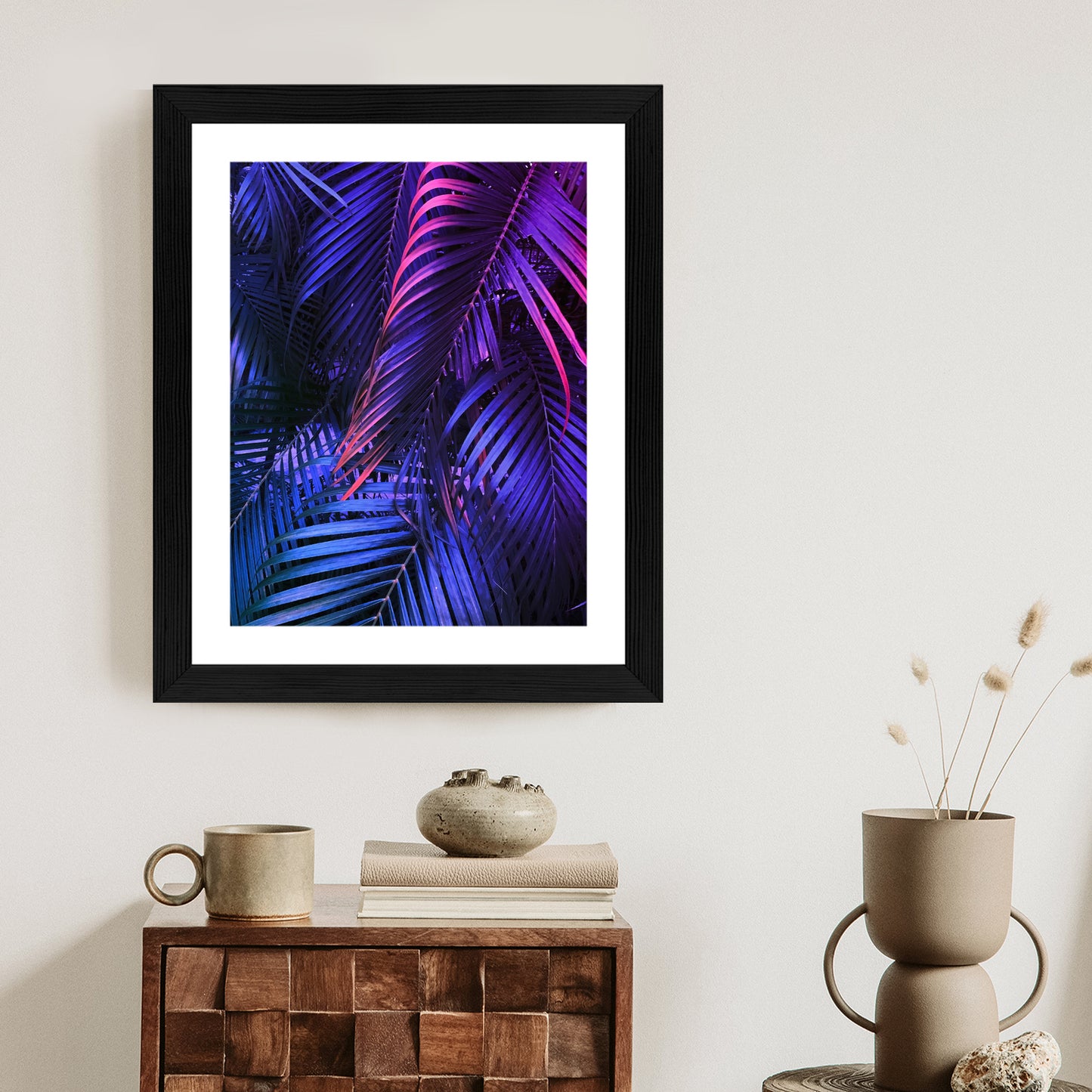 Poster Tropische Neonpalmenblätter Rahmen Holz Mit Passepartout Farbe Natürlich