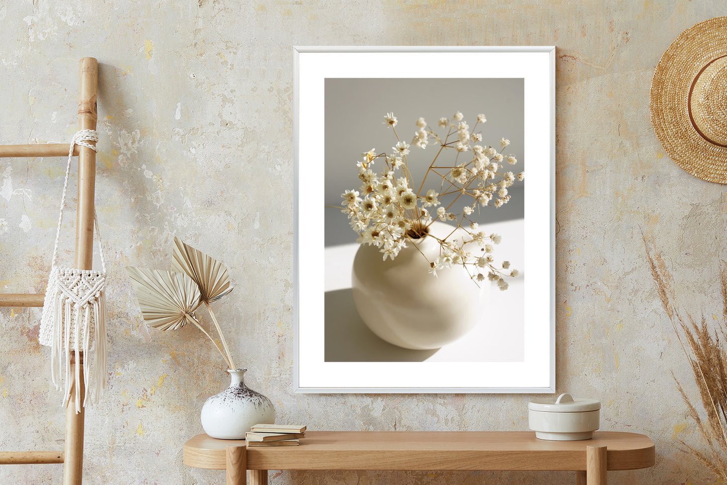 Poster Eine Vase Mit Trockenen Gänseblümchen