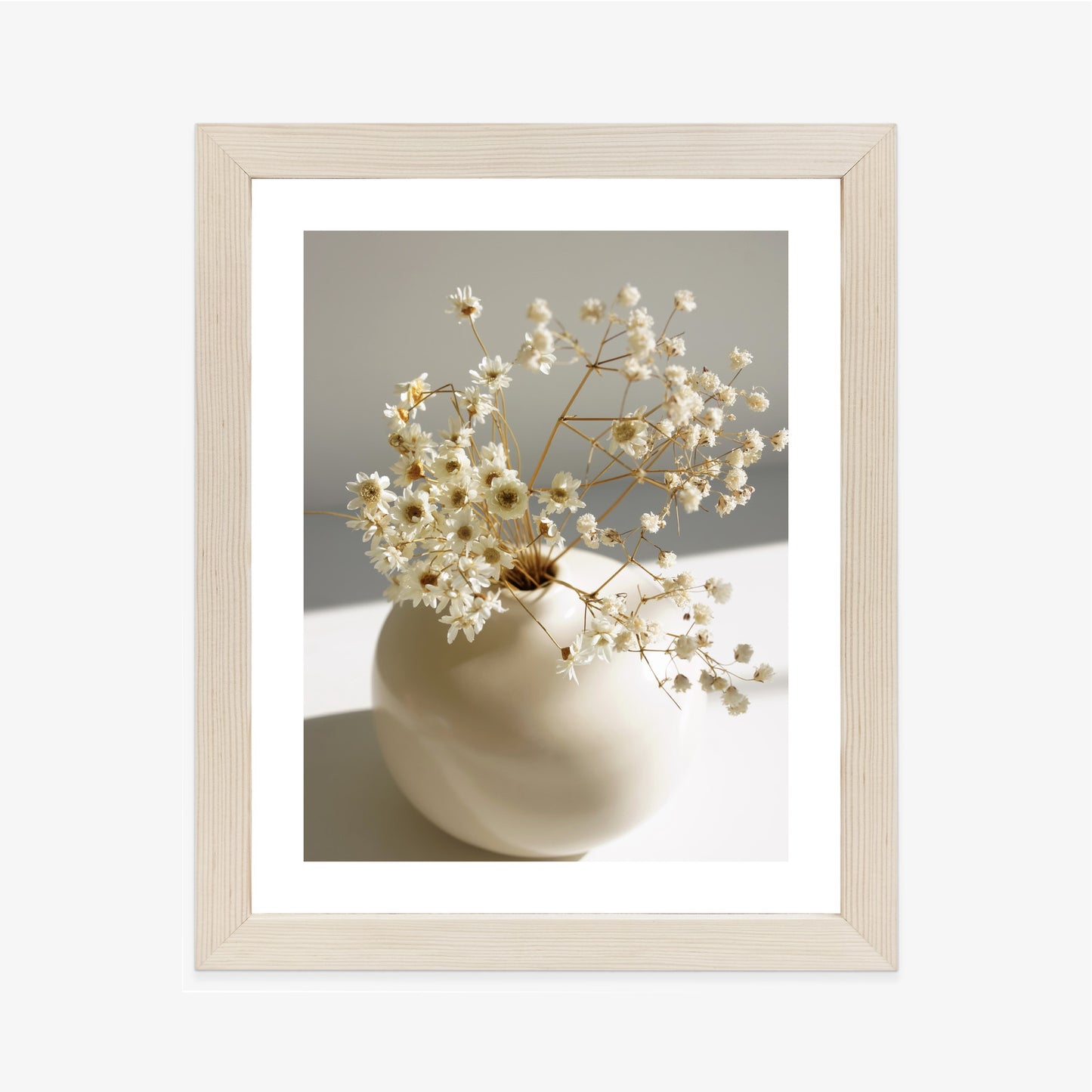 Poster Eine Vase Mit Trockenen Gänseblümchen
