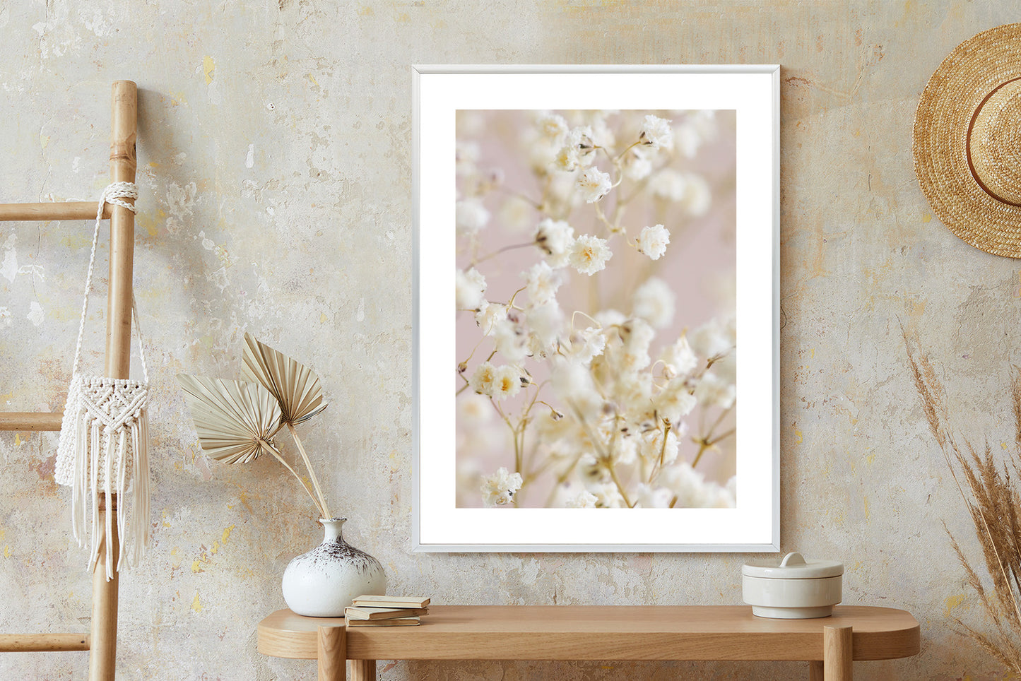 Poster Weiße Kleine Blumen Auf Rosa Hintergrund