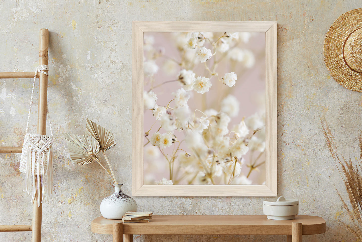 Poster Weiße Kleine Blumen Auf Rosa Hintergrund