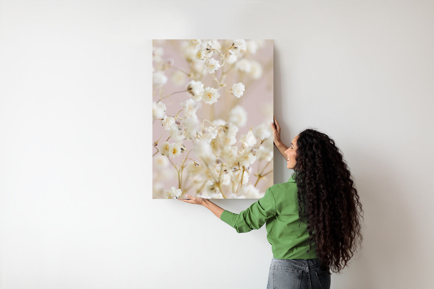 Poster Weiße Kleine Blumen Auf Rosa Hintergrund