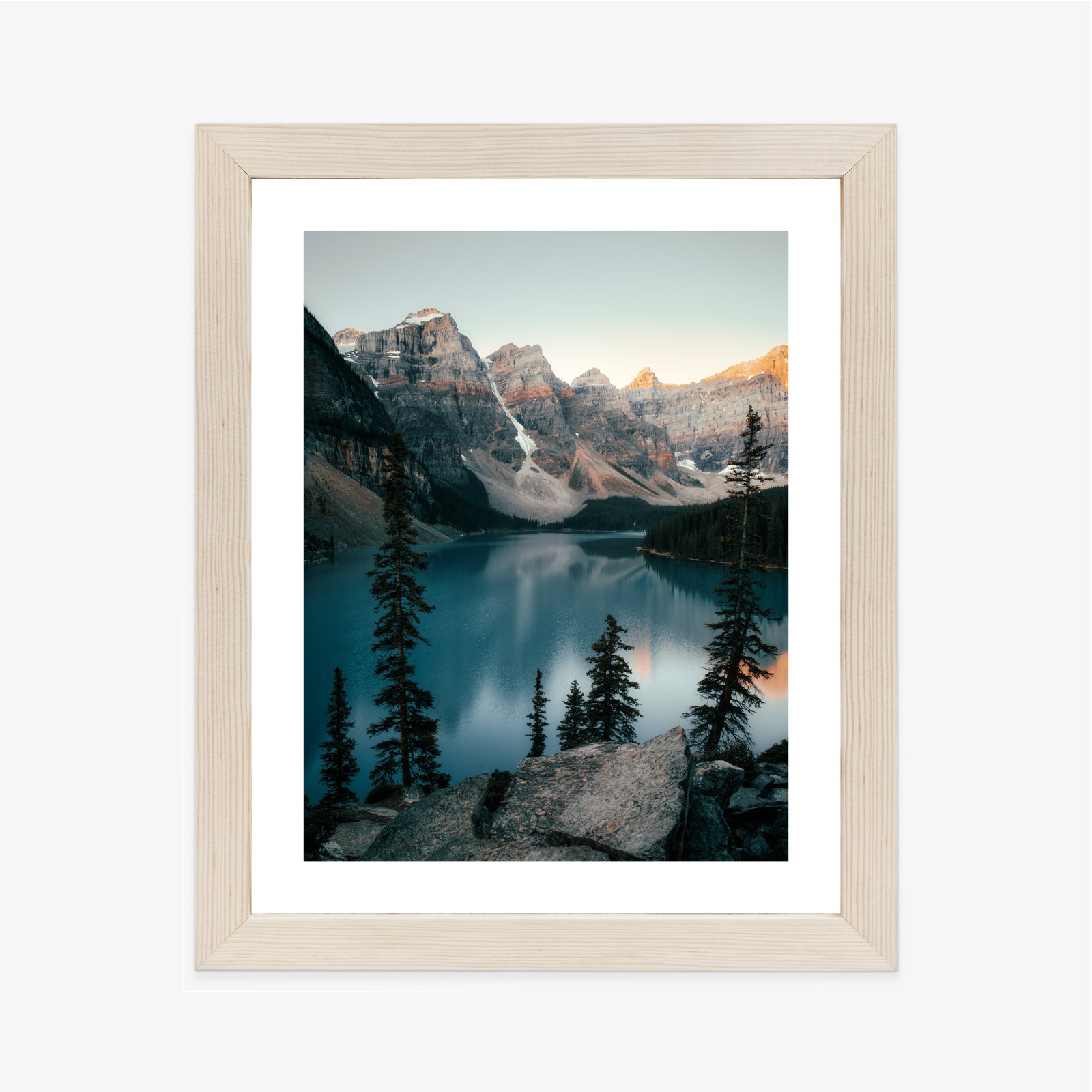 Poster Blaues Wasser In Einem Bergsee Rahmen Holz Mit Passepartout Farbe Natürlich