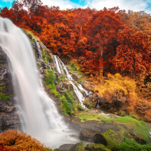 Leinwandbild 3D-Ansicht Des Wasserfalls Im Herbstwald