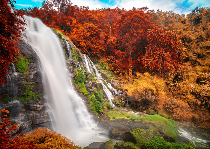 Leinwandbild 3D-Ansicht Des Wasserfalls Im Herbstwald